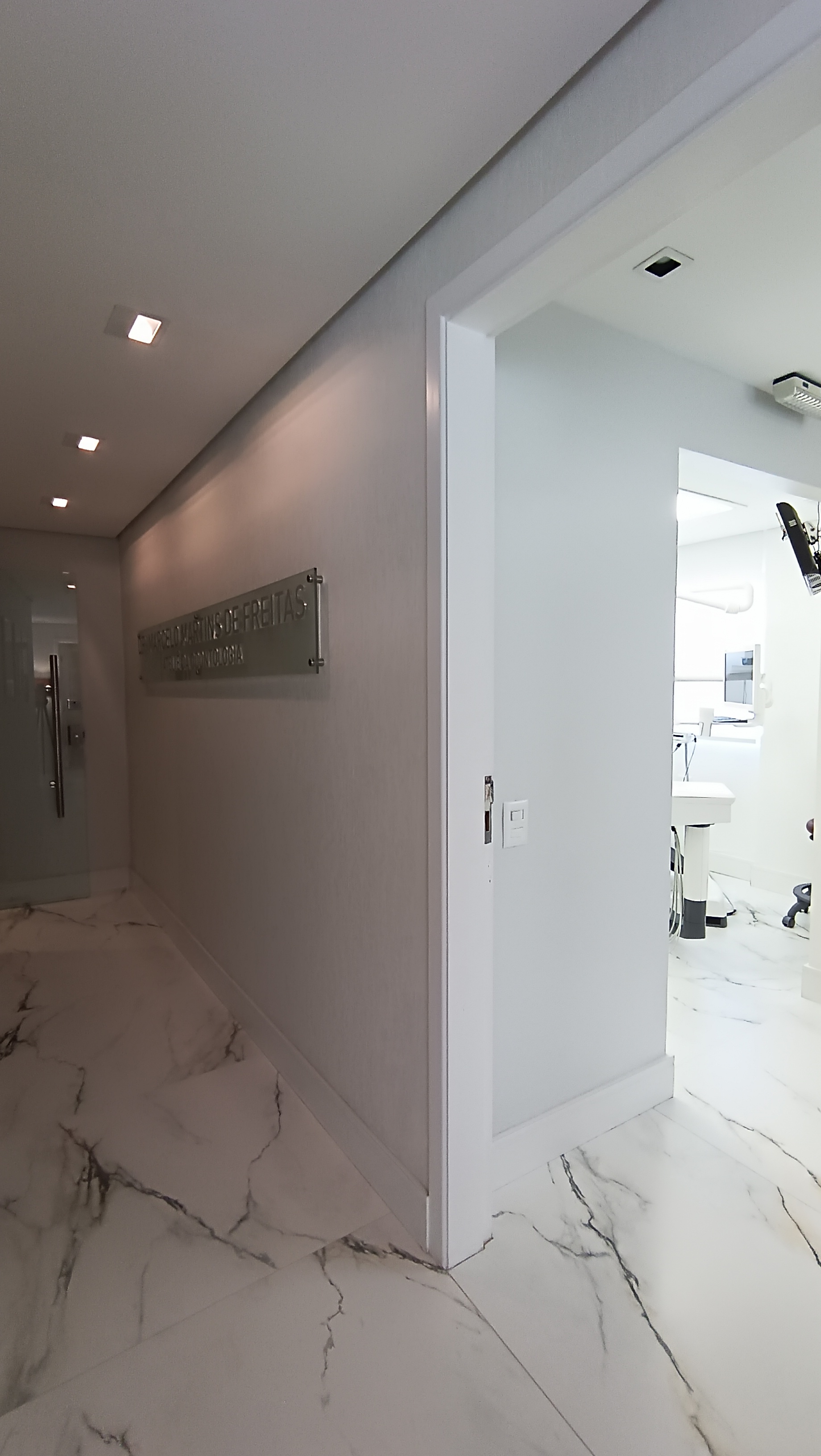 Corredor de entrada do Ateliê da Odontologia
